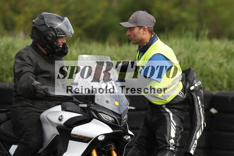 Archiv-2025/10 23.04.2025 Cornu Master School ADR/rot-rouge/21